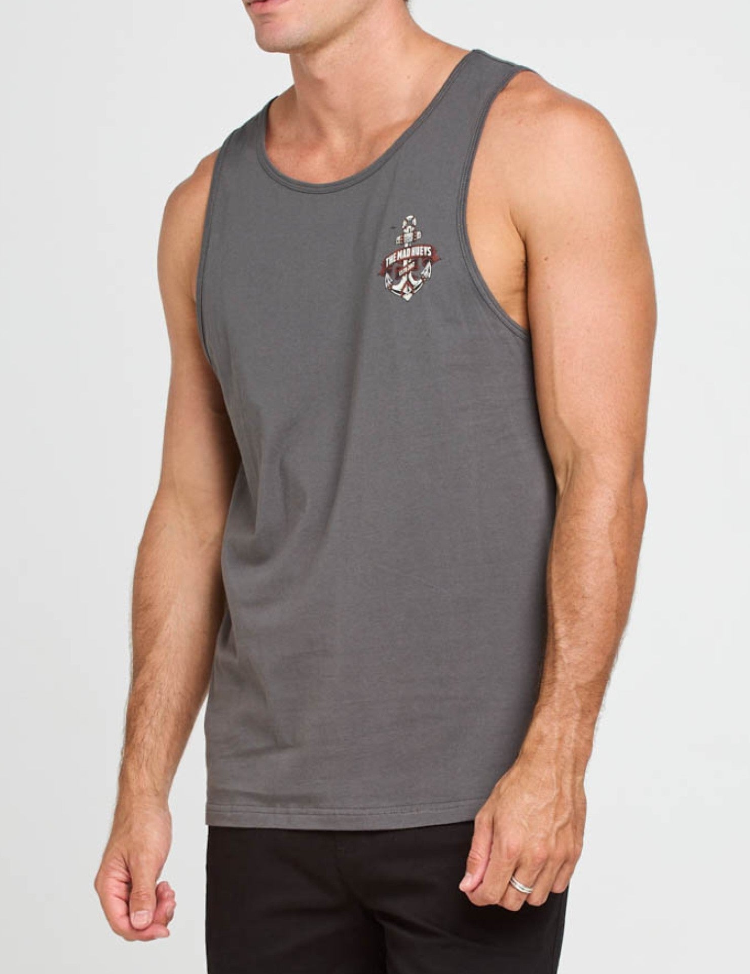 CHAINED ANCHOR TANK